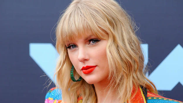 Taylor Swift attends the 2019 MTV VMAs