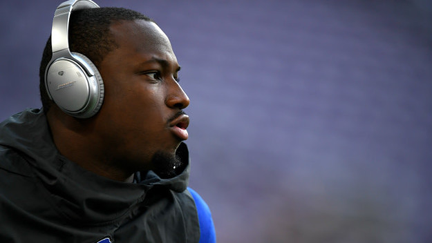 Running back LeSean McCoy #25 of the Buffalo Bills warms up