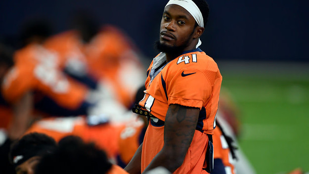 Denver Broncos cornerback DeVante Bausby #41