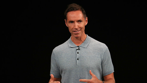 Former NBA player Steve Nash speaks at an Apple event