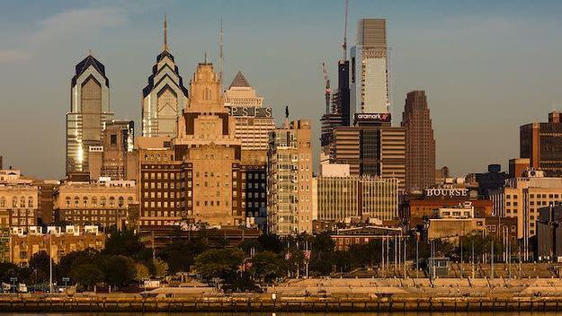 officers shot philly