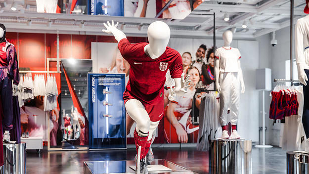 nike womens niketown4