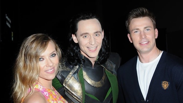 scarlettjohanssontomhiddlestonchrisevans