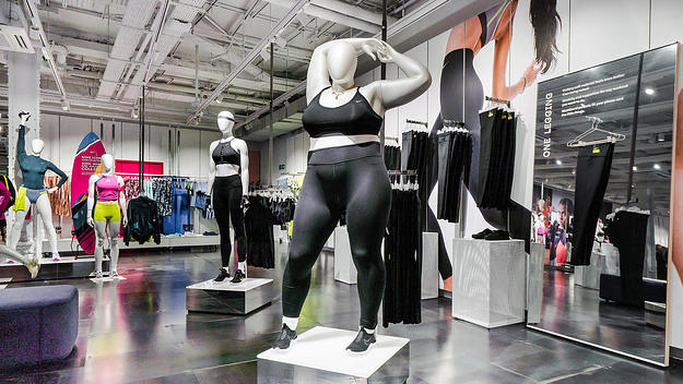 nike womens niketown16