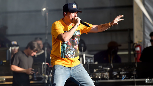 logic performance microphone yellow shirt