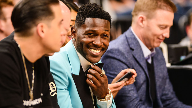 Antonio Brown Courtside Pelicans Wolves 2018