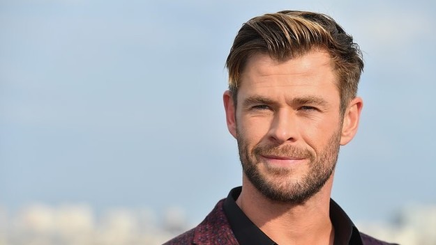 chris hemsworth movie premiere