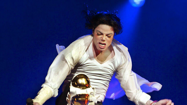 US singer Michael Jackson performs during the Democratic National Committee