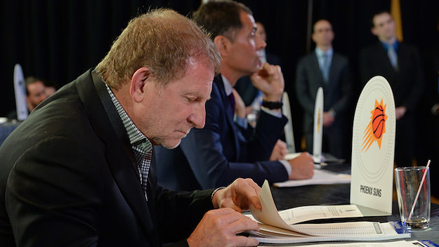 Suns cheapskate owner Robert Sarver