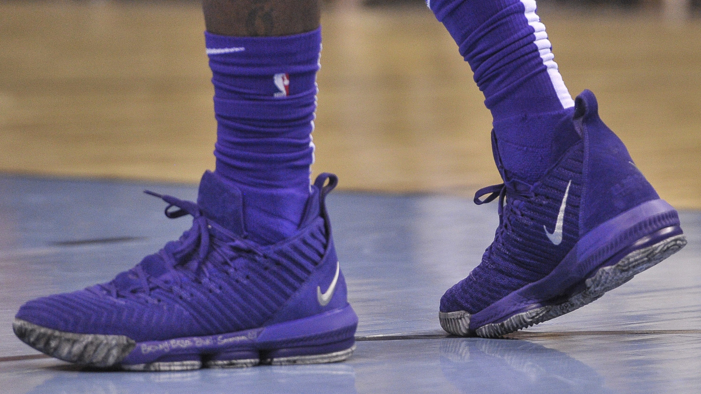 Lebron 16 purple fashion court