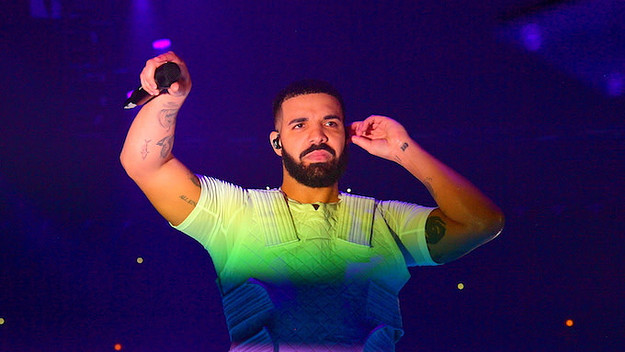 Drake performing in Chicago