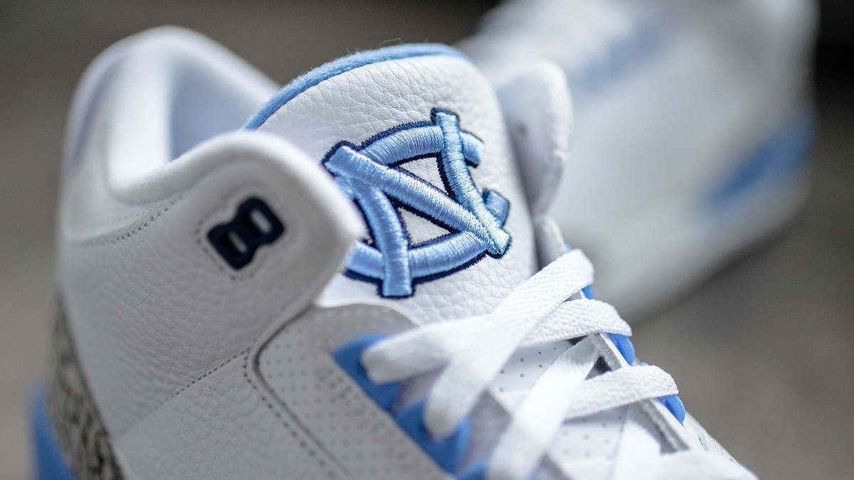 Air Jordan 3 'UNC' (Tongue)