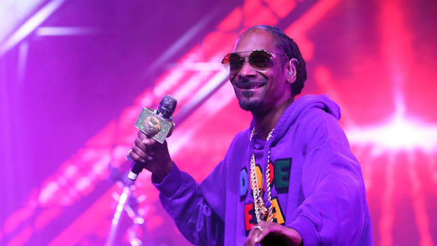 This is a picture of Snoop Dogg.