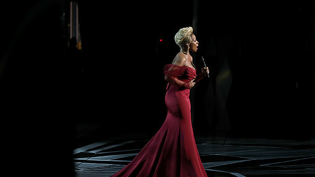 This is a photo of Mary J Blige.