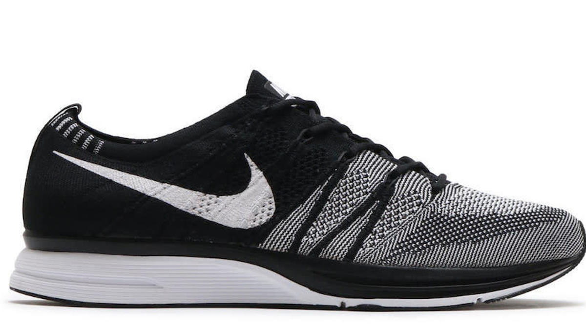nike flyknit trainer oreo