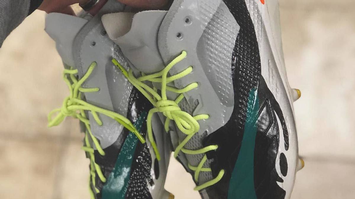 Adidas Yeezy Wave Runner Cleats