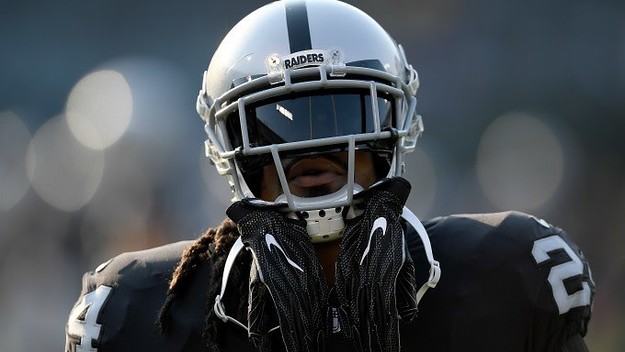 Marshawn Lynch practices with the Raiders.