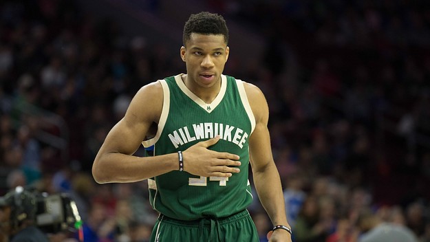 Giannis Antetokoumnpo Bucks 76ers 2017
