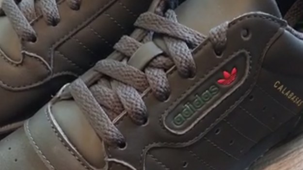 Yeezy Powerphase 'Black' Kim Kardashian