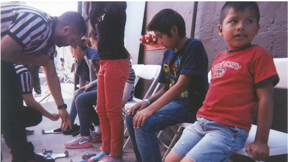 Foot Locker Sneaker Giveaway Los Angeles