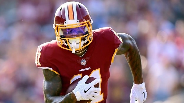 Terrelle Pryor makes a catch.
