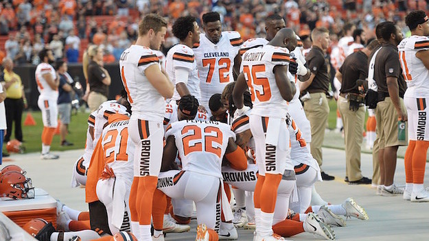 Cleveland Browns hold national anthem protest.