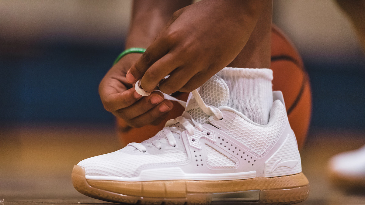 Li Ning WoW5 "White Hot"