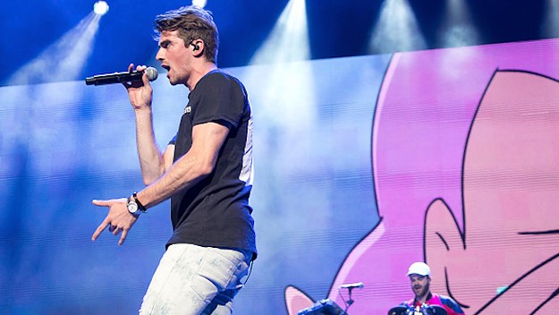 Drew Taggart (L) and Alex Pall of The Chainsmokers perform