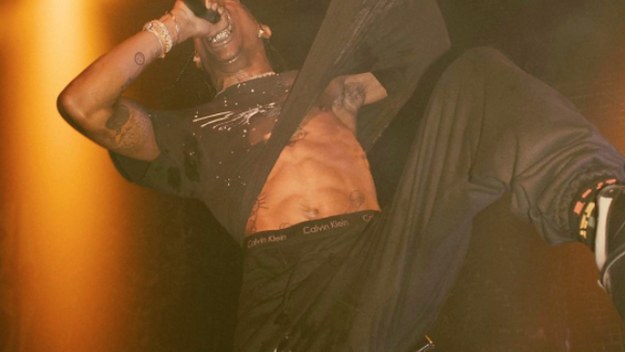 travis scott performing