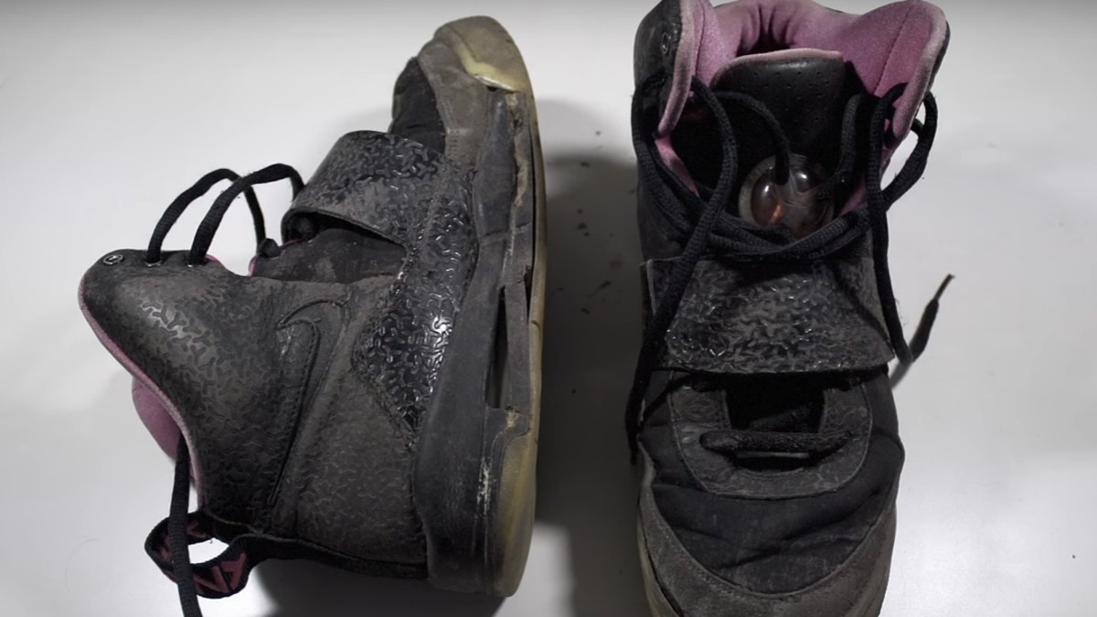 Nike Air Yeezy "Blink" Restoration