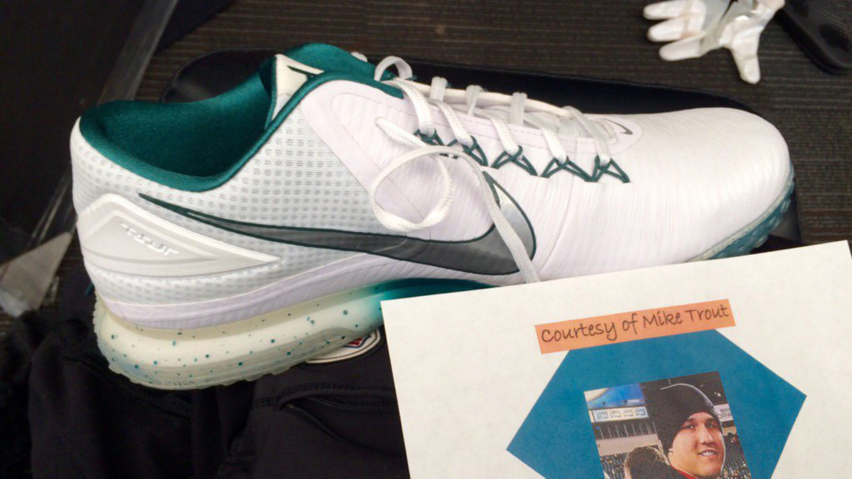 Mike Trout Free Sneakers Eagles