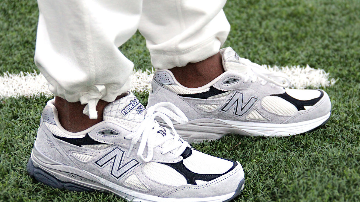 Concepts New Balance 990 Yale On Feet
