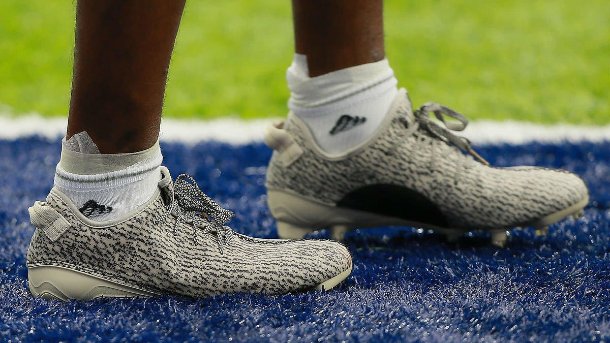 DeAndre Hopkins Plays in adidas Yeezy Cleats Game