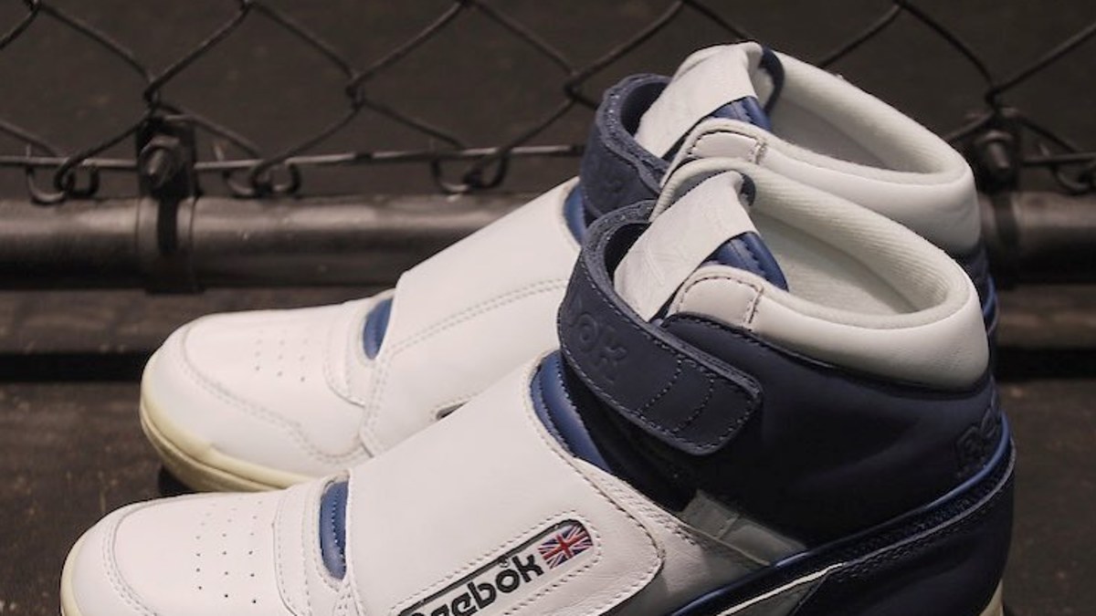 Reebok Alien Stomper Mid White Navy