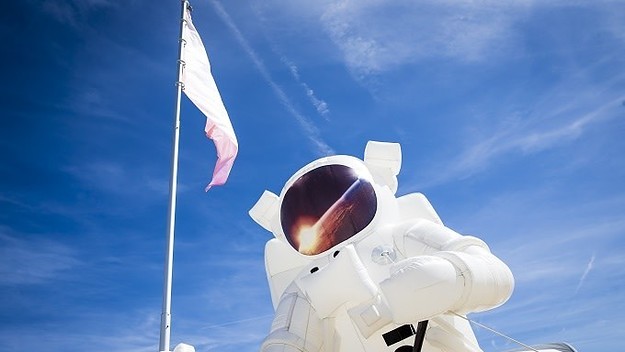 WECANDANCE   Astronaut