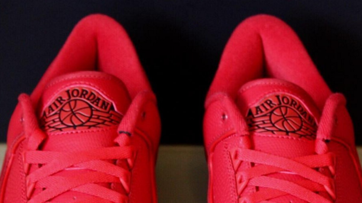 Red Jordan 2 Low