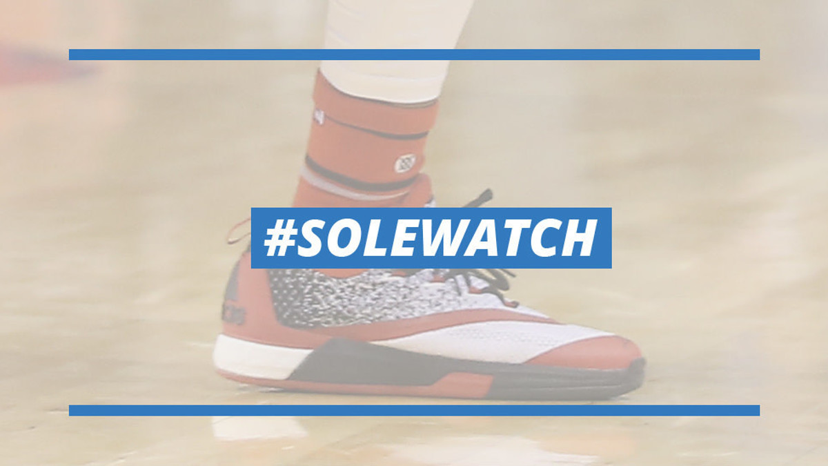 Kyle Lowry Scores 43 Points in the adidas Crazylight Boost 2.5