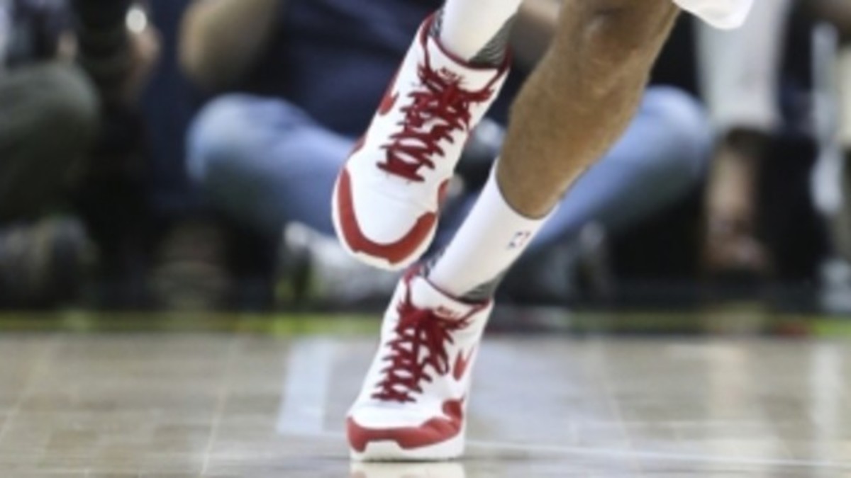 Thabo Sefolosha Plays in the Nike Air Max 1