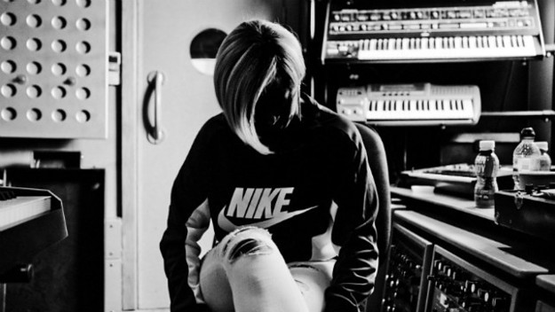 mary j blige nike bw