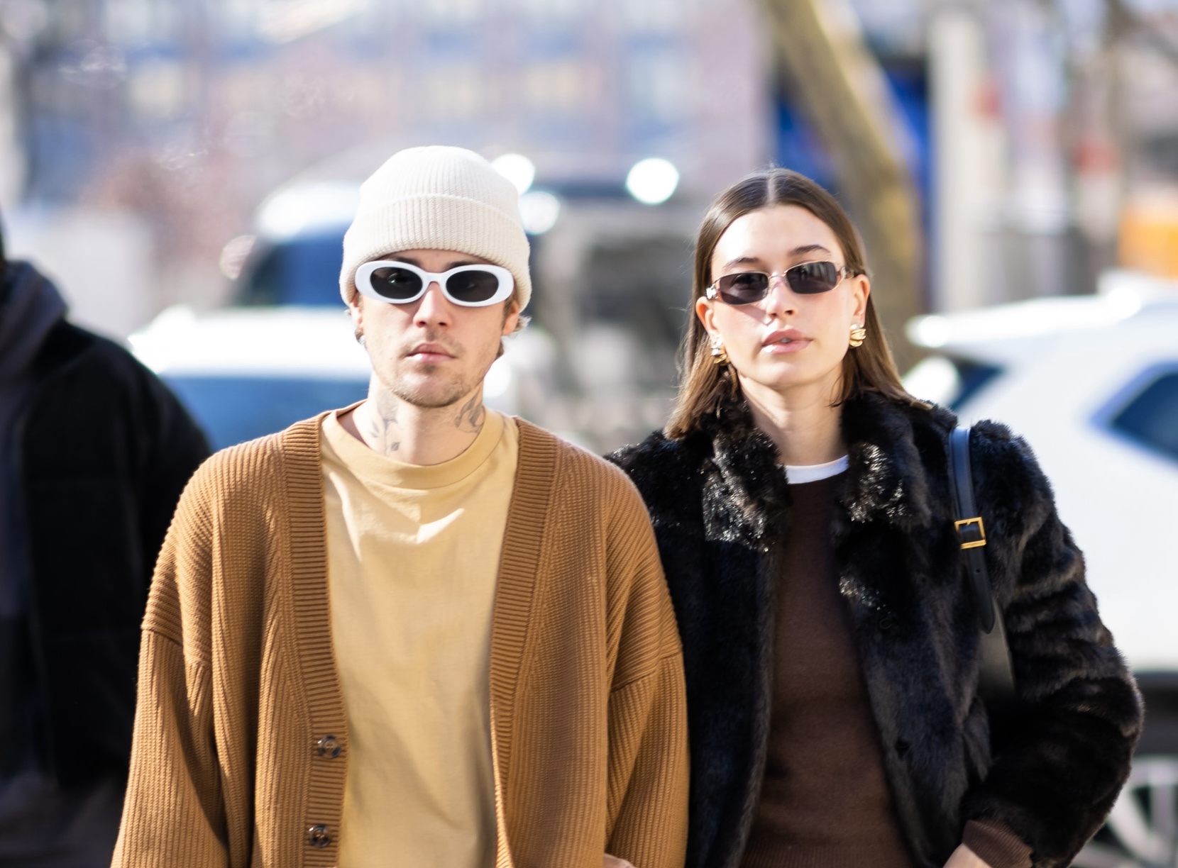 NEW YORK, NEW YORK - JANUARY 24: Justin Bieber (L) and Hailey Bieber are seen in Tribeca on January 24, 2023 in New York City.