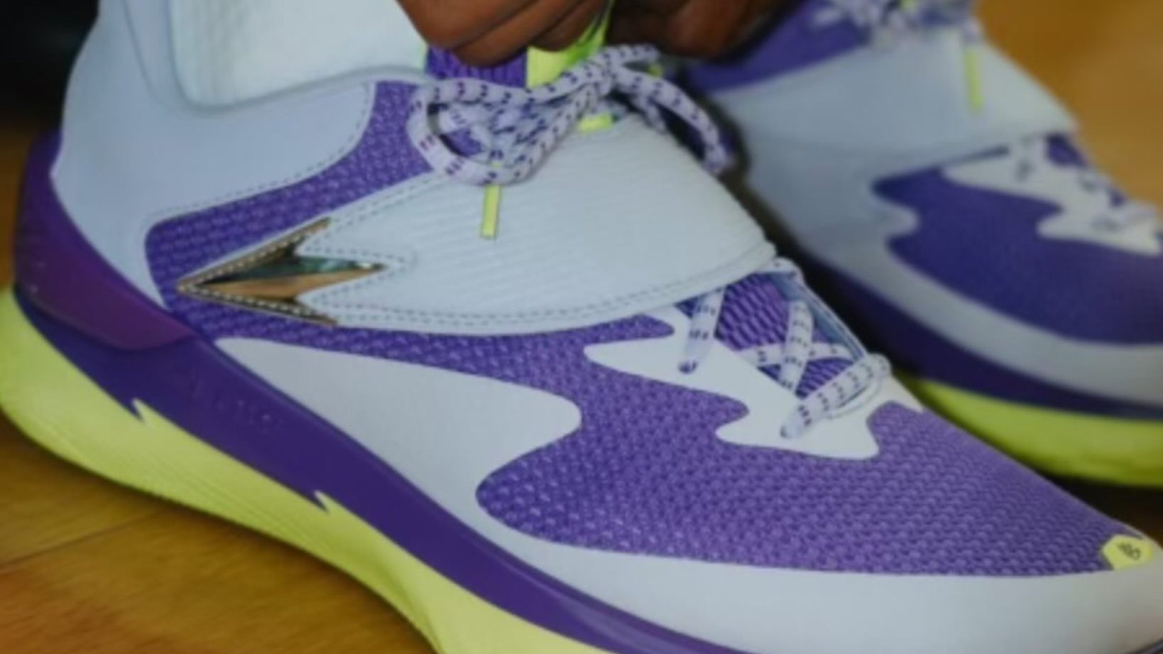 Curry Brand Fox 1 First Look