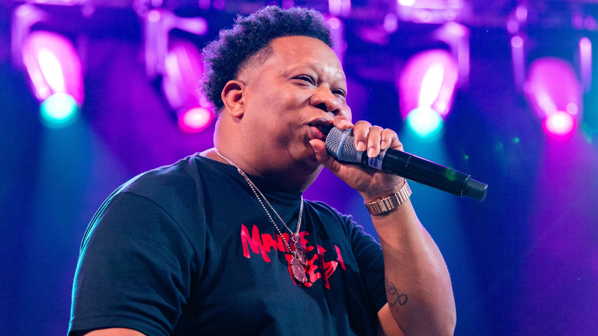 Mannie Fresh performing