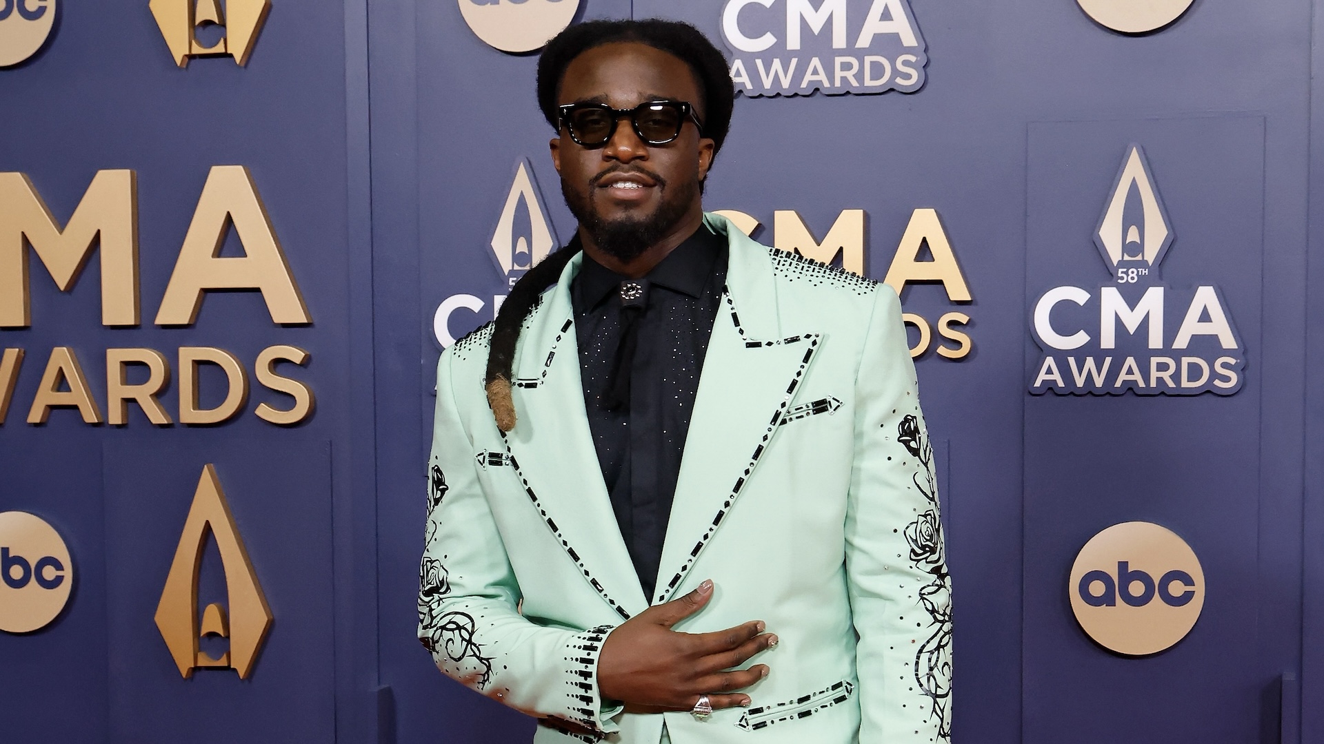 Shaboozey attends the 2024 CMA Awards 