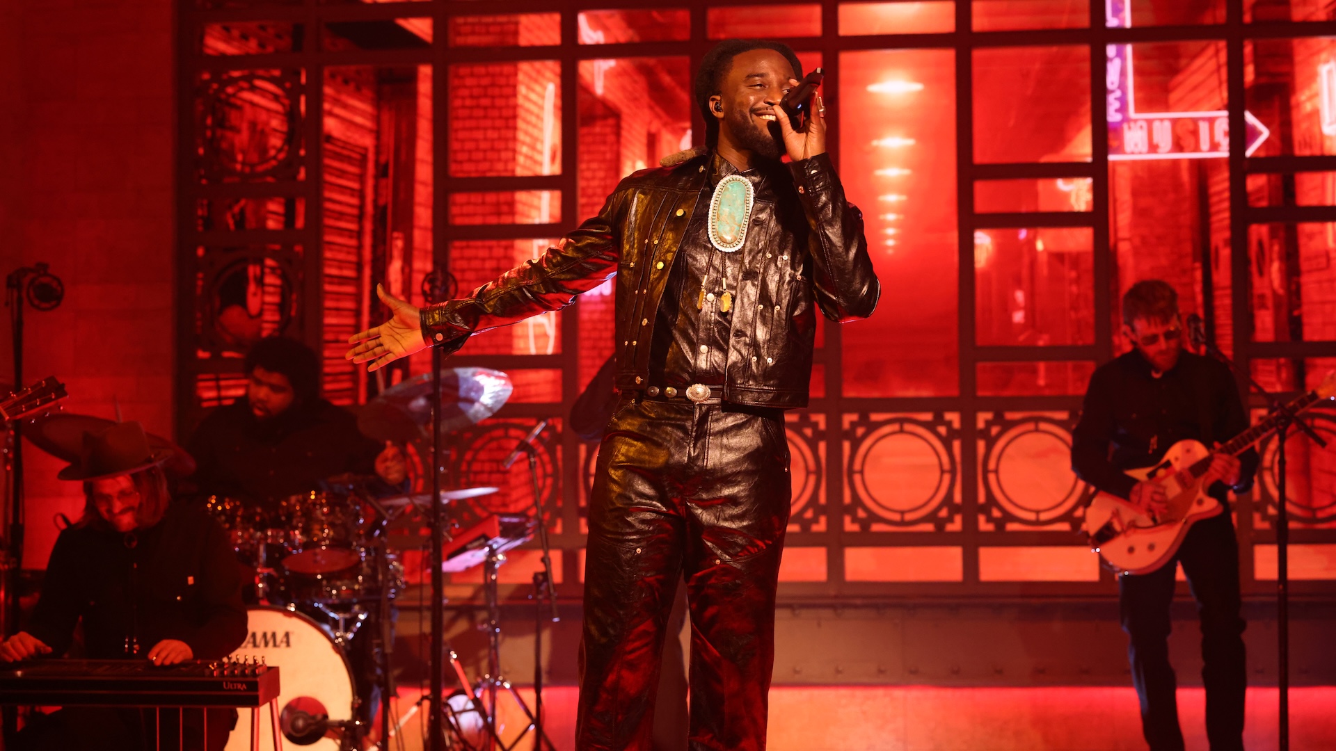 Shaboozey performing on SNL