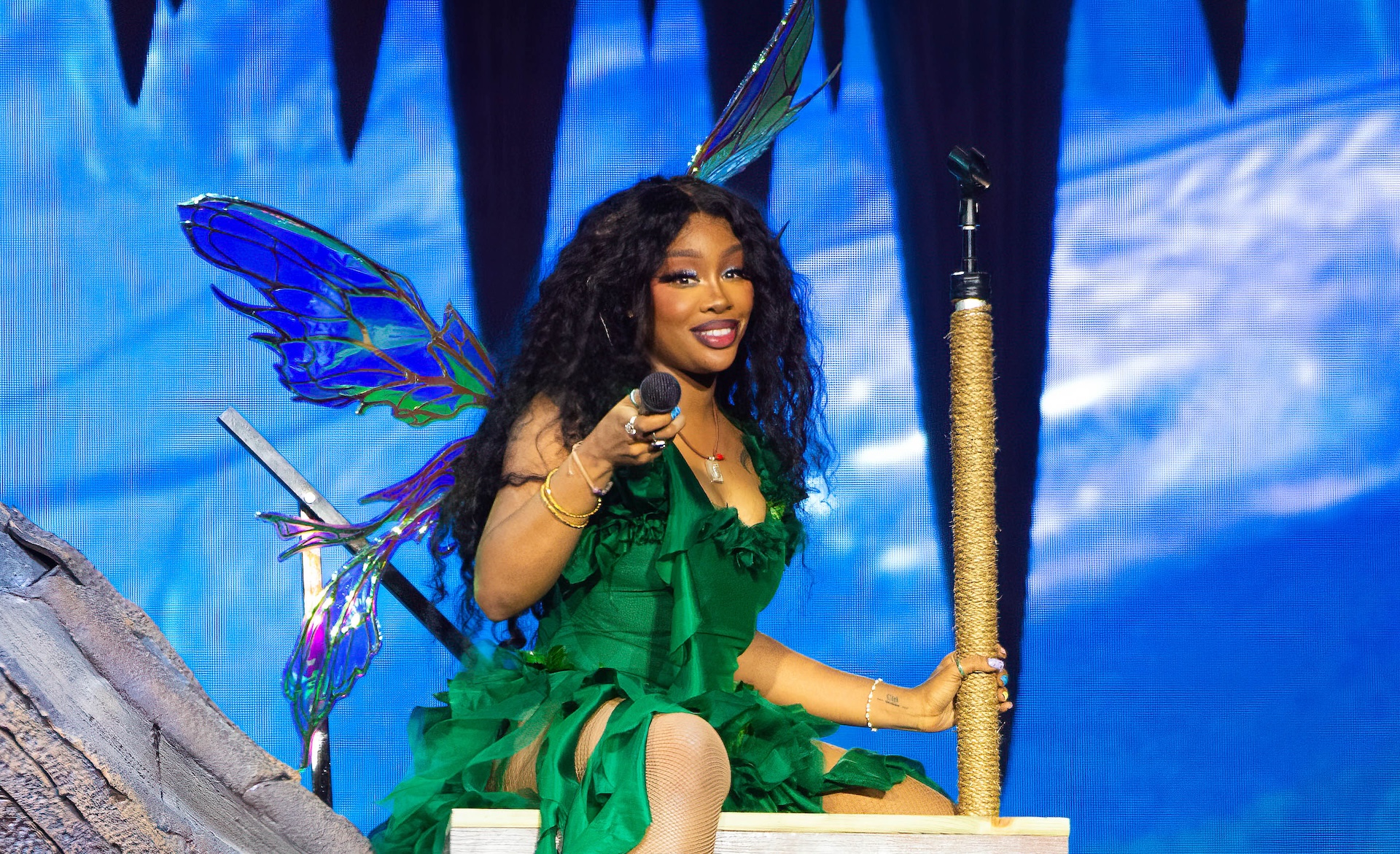 GLASTONBURY, ENGLAND - JUNE 30: SZA performs during day four of Glastonbury Festival 2024 at Worthy Farm, Pilton on June 30, 2024 in Glastonbury, England. Founded by Michael Eavis in 1970, Glastonbury Festival features around 3,000 performances across over 80 stages.
