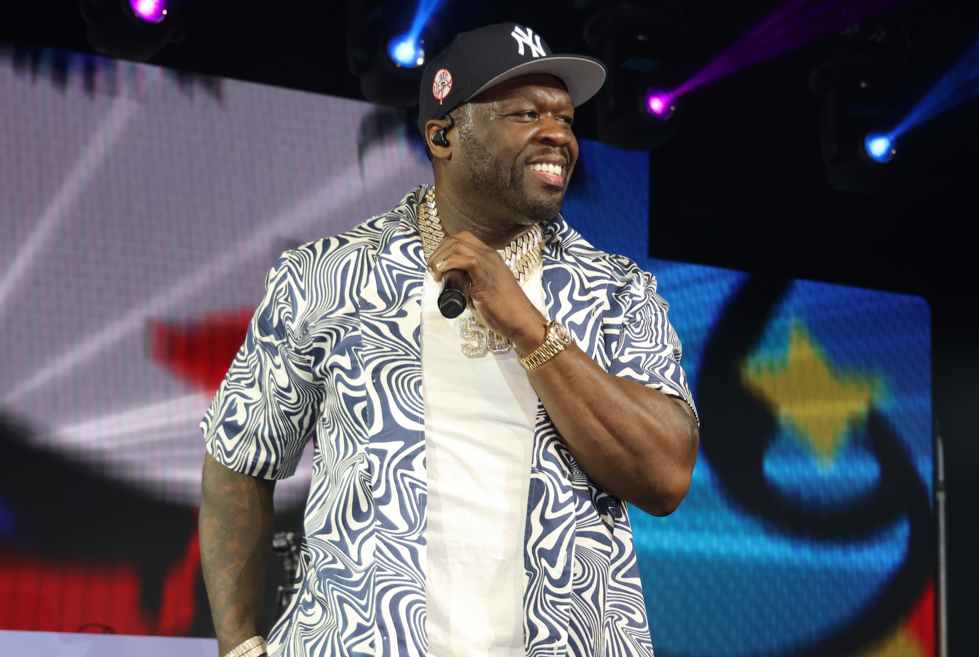 Tweet by 50 Cent celebrating the 20th anniversary of his album The Massacre.