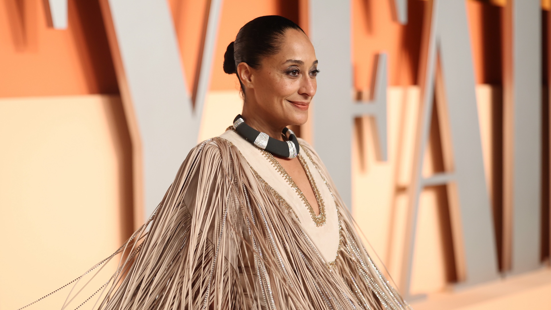 BEVERLY HILLS, CALIFORNIA - MARCH 02: Tracee Ellis Ross attends the 2025 Vanity Fair Oscar Party Hosted By Radhika Jones at Wallis Annenberg Center for the Performing Arts on March 02, 2025 in Beverly Hills, California.