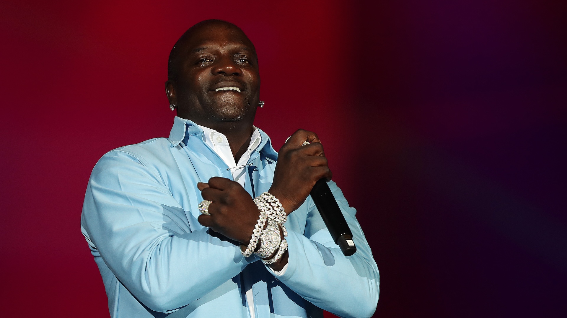 RIO DE JANEIRO, BRAZIL - SEPTEMBER 22: Akon performs on the Mundo Stage during the Rock in Rio festival at Cidade do Rock on September 22, 2024 in Rio de Janeiro, Brazil.