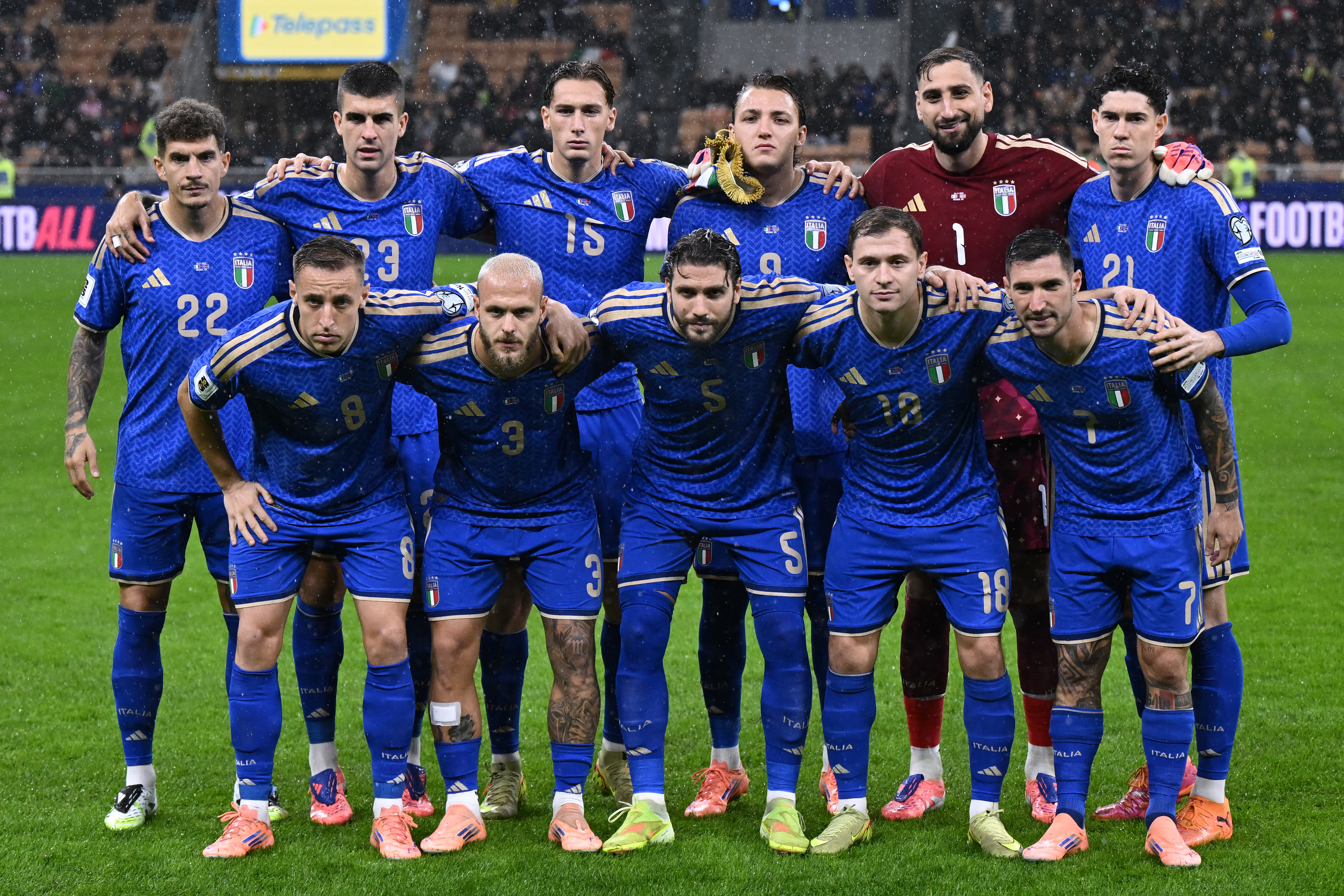 The Italian national team lines up for a photo prior to their World Cup qualifying match against Norway in 2025. 
