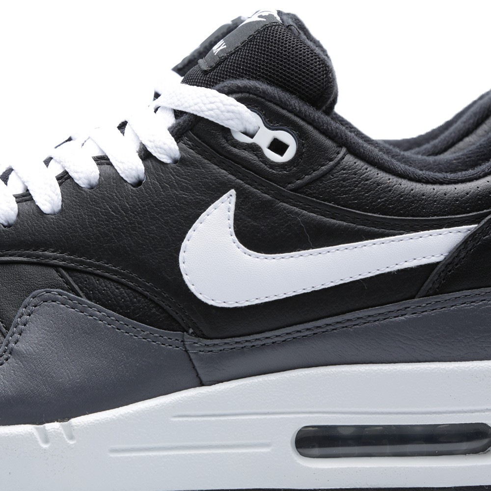 Kicks of the Day: Nike Air Max 1 Essential 